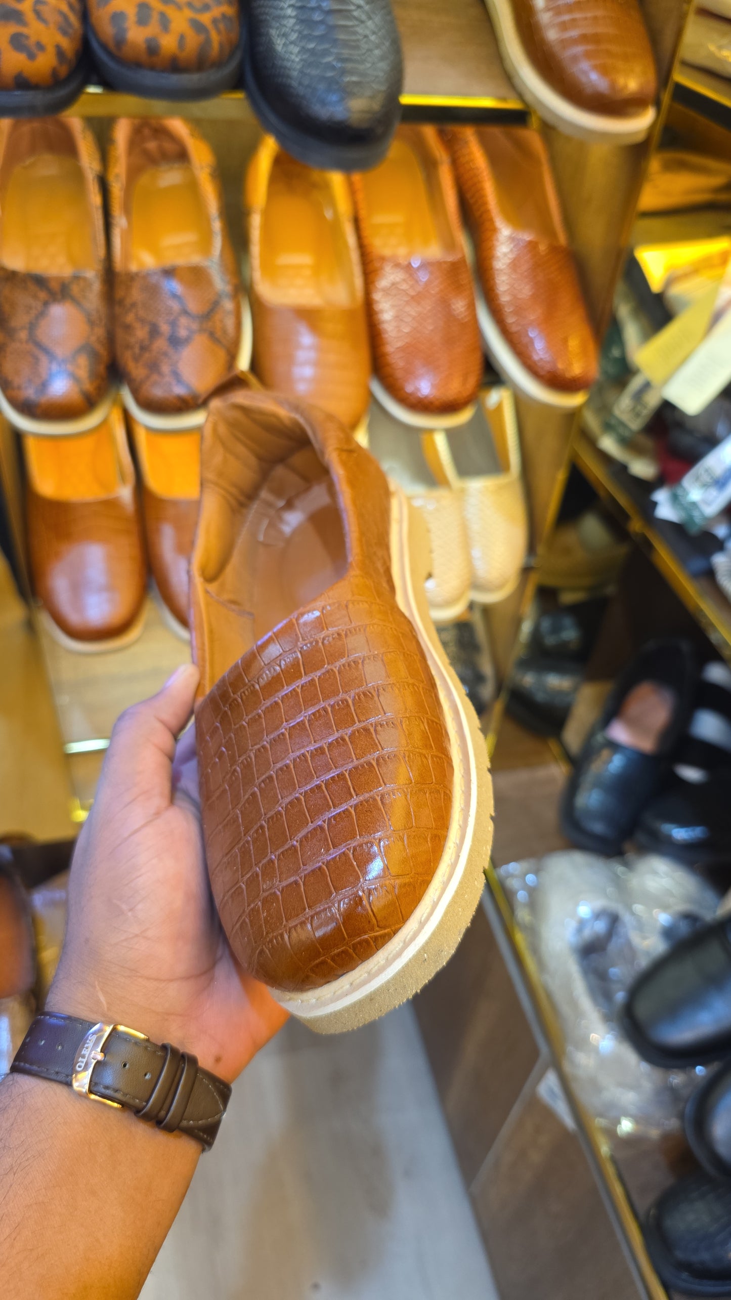 مركوب سوداني مطوّر – حذاء لوفر رجالي فاخر | بني تشكلة مربعات – Nile Loft (Copy)